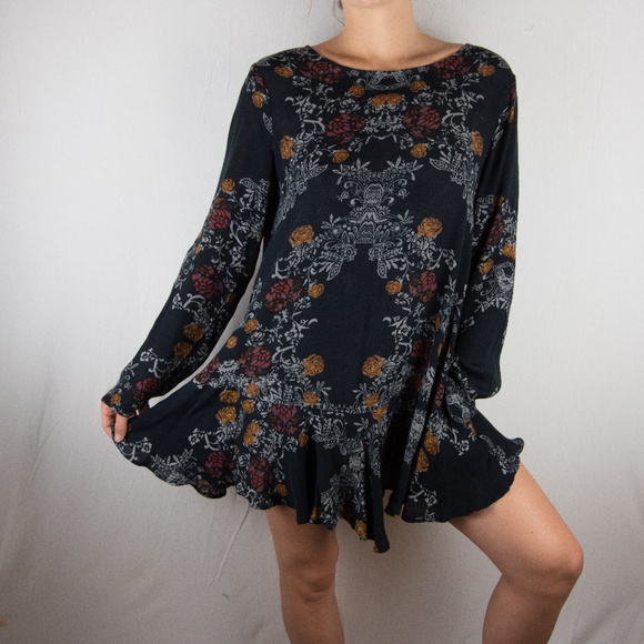 Free People Dresses & Skirts - Free People Vintage Floral Long Sleeve Mini Dress